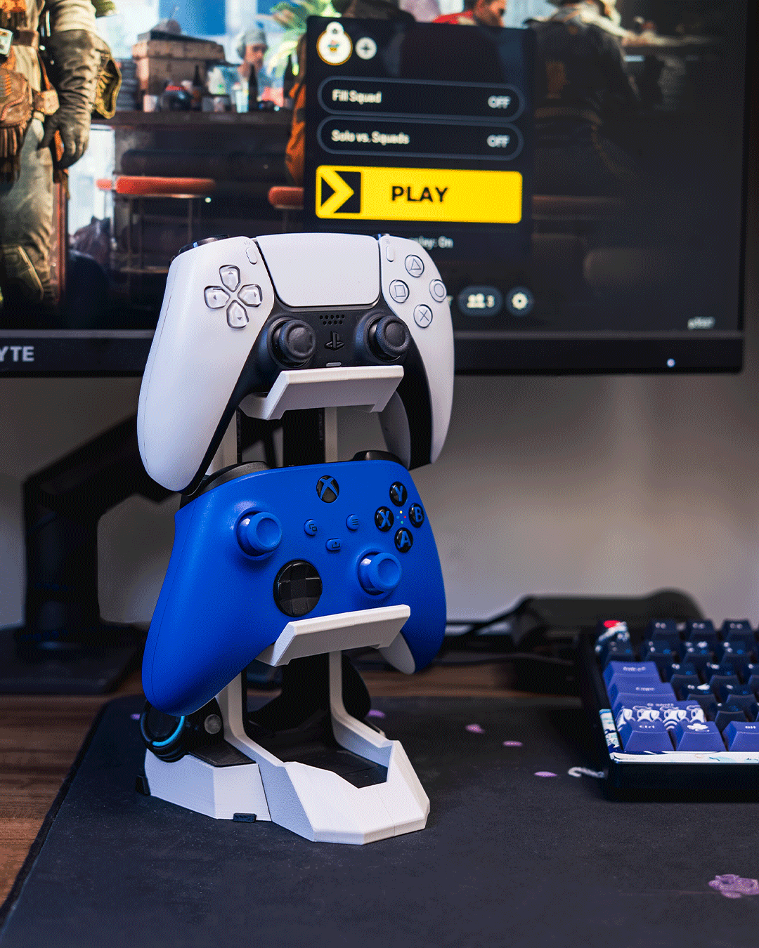 Supporto da Scrivania per 2 Controller e Cuffie Gaming – Stampato in 3D