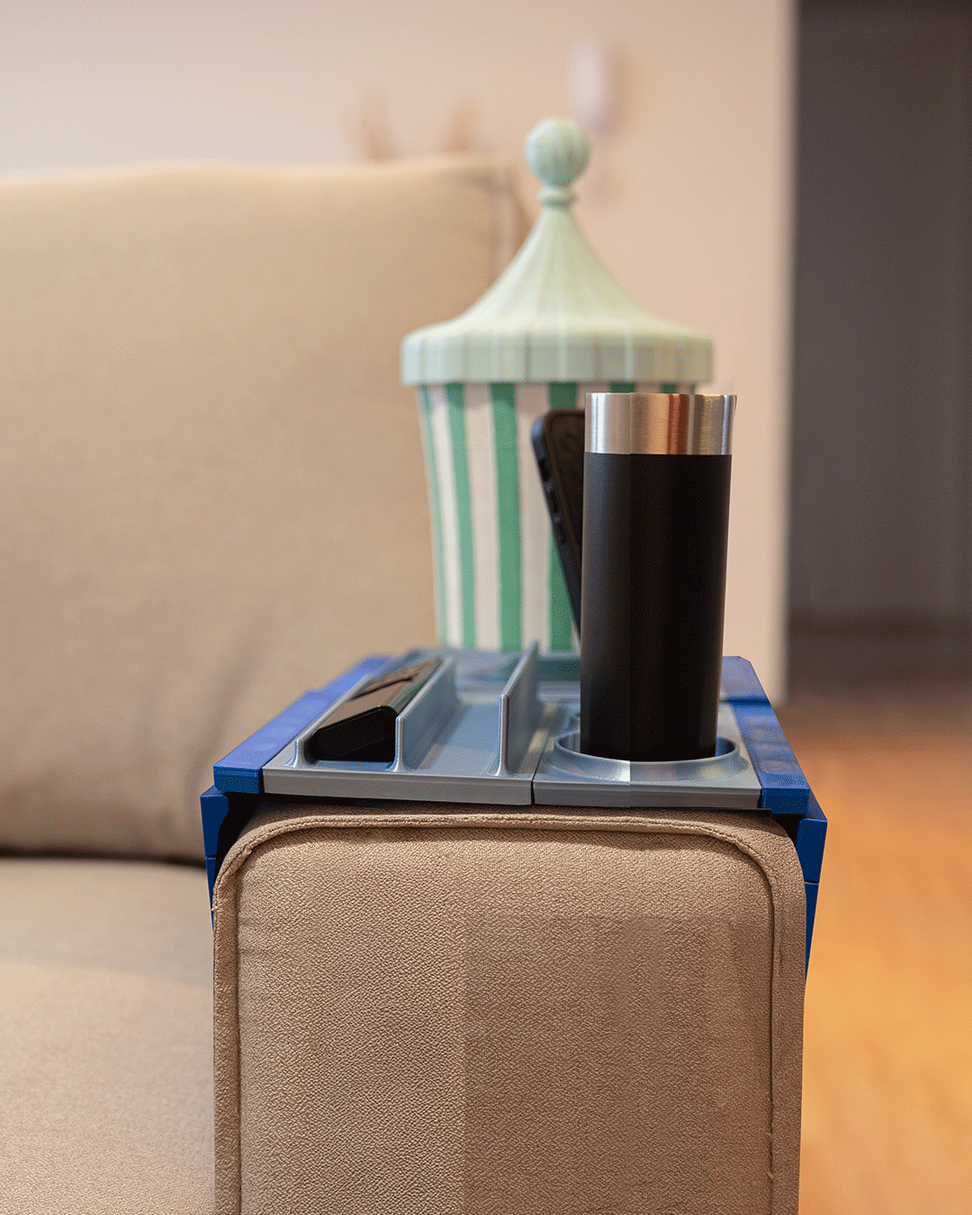 Organizzatore per Bracciolo del Divano con Porta Bicchiere e Porta Smartphone