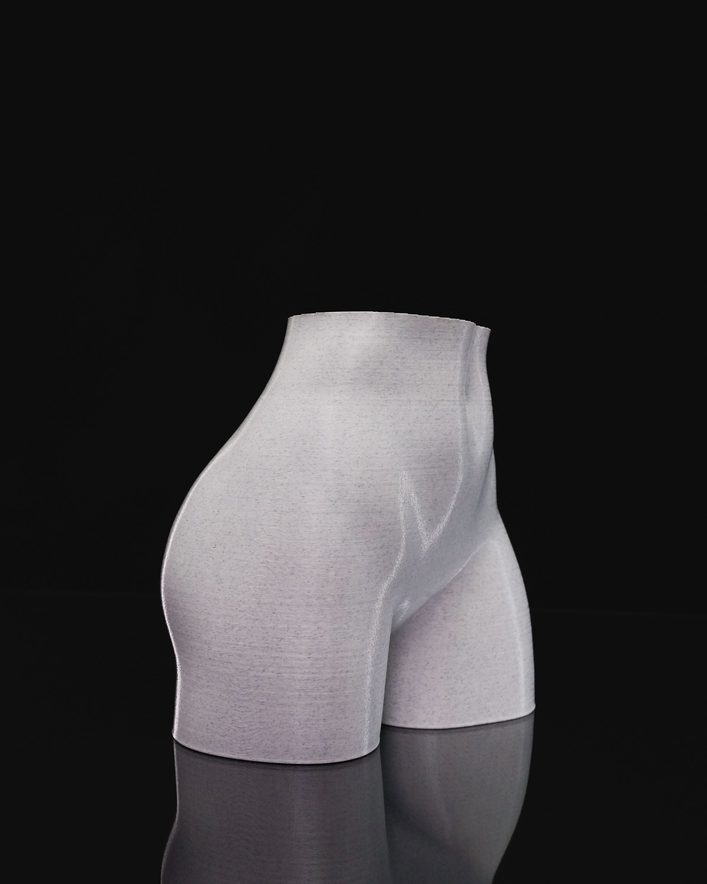 Vaso Artistico “Silhouette” in PLA Stampato in 3D – Design Moderno Minimalista 9 × 13 × 13 cm
