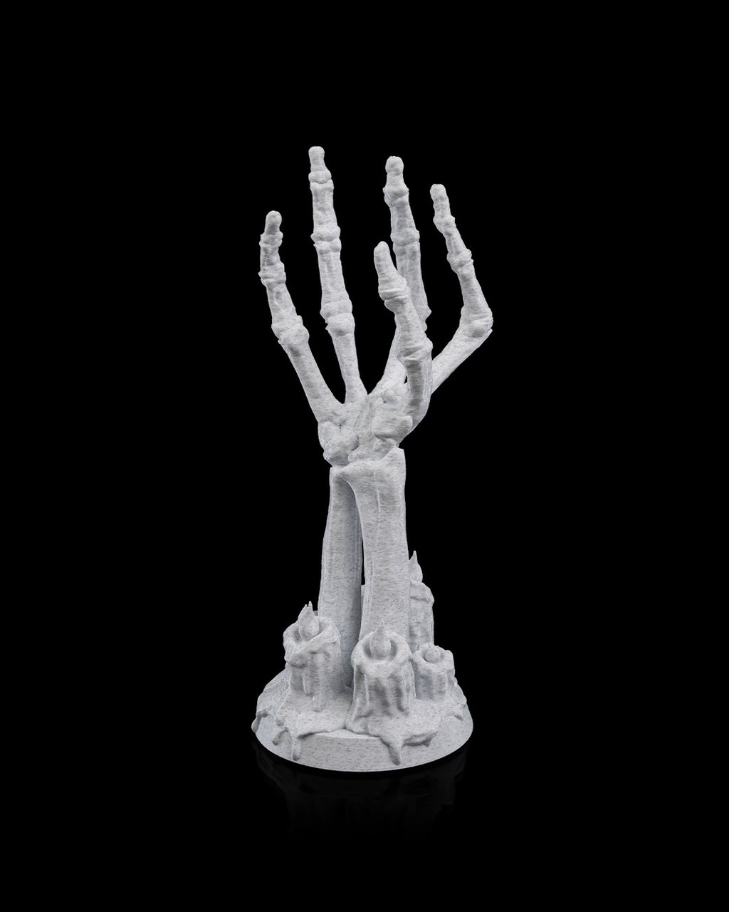Portacandela “Fiamma Oscura” – Supporto Decorativo a Forma di Mano Scheletrica Stampato in 3D