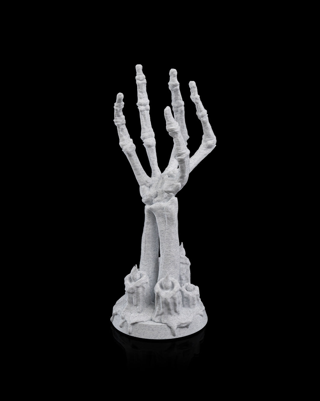 Portacandela “Fiamma Oscura” – Supporto Decorativo a Forma di Mano Scheletrica Stampato in 3D