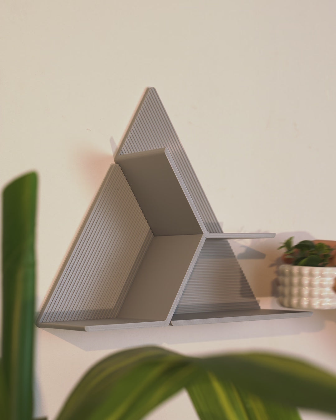 Sistema Modulare di Mensole da Parete Hex – Componi la Tua Parete