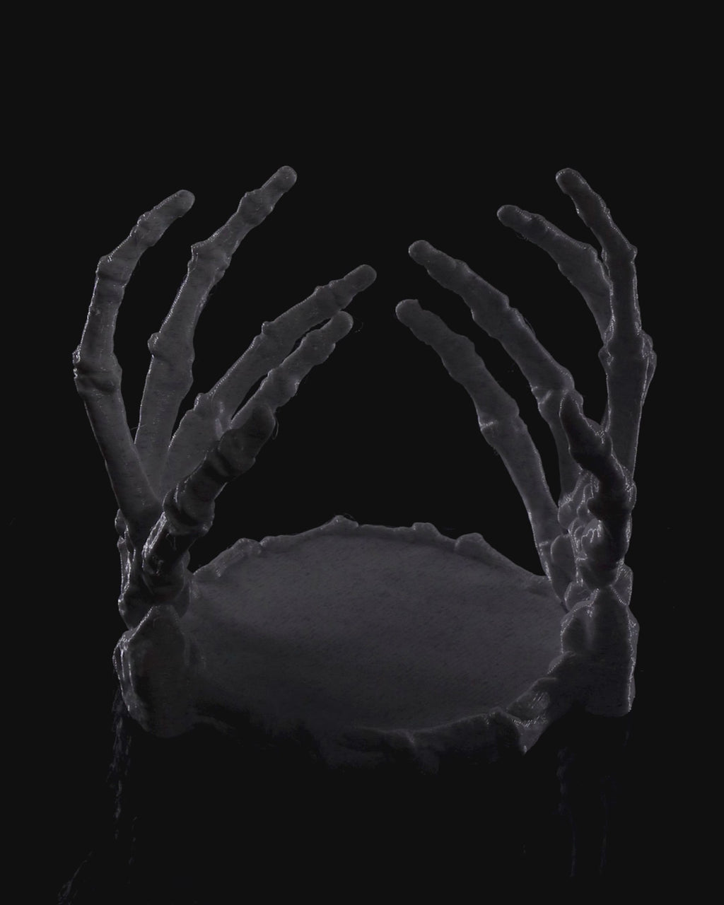 Portacandela “Tocco dell’Ombra” – Supporto Decorativo con Mani Scheletriche Stampato in 3D
