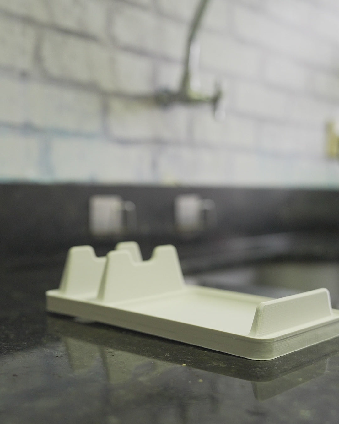 Porta Coperchio e Mestolo da Cucina – Supporto Salvaspazio Stampato in 3D